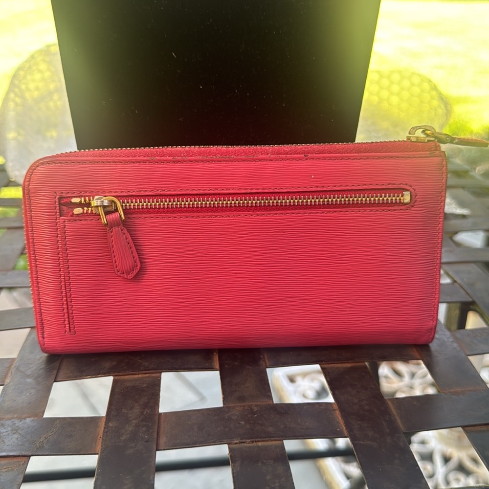 Prada  Pink Saffiano Zippy Wallet - Picture 3 of 8